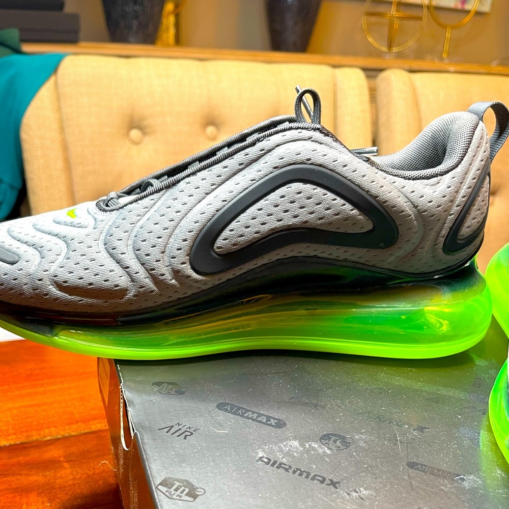 Nike Men Air Max 720 Grey Black Volt